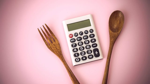 エンゲル係数が低い方がシンプルで美的ライフな生き方ですね。 エンゲル係数が低い方がシンプルで美的ライフな生き方ですね。
