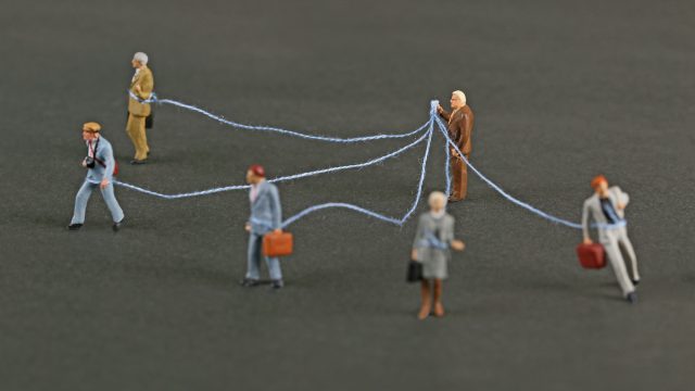 自宅も会社も切磋琢磨して、人生の土台を安定させよう。 自宅も会社も切磋琢磨して、人生の土台を安定させよう。